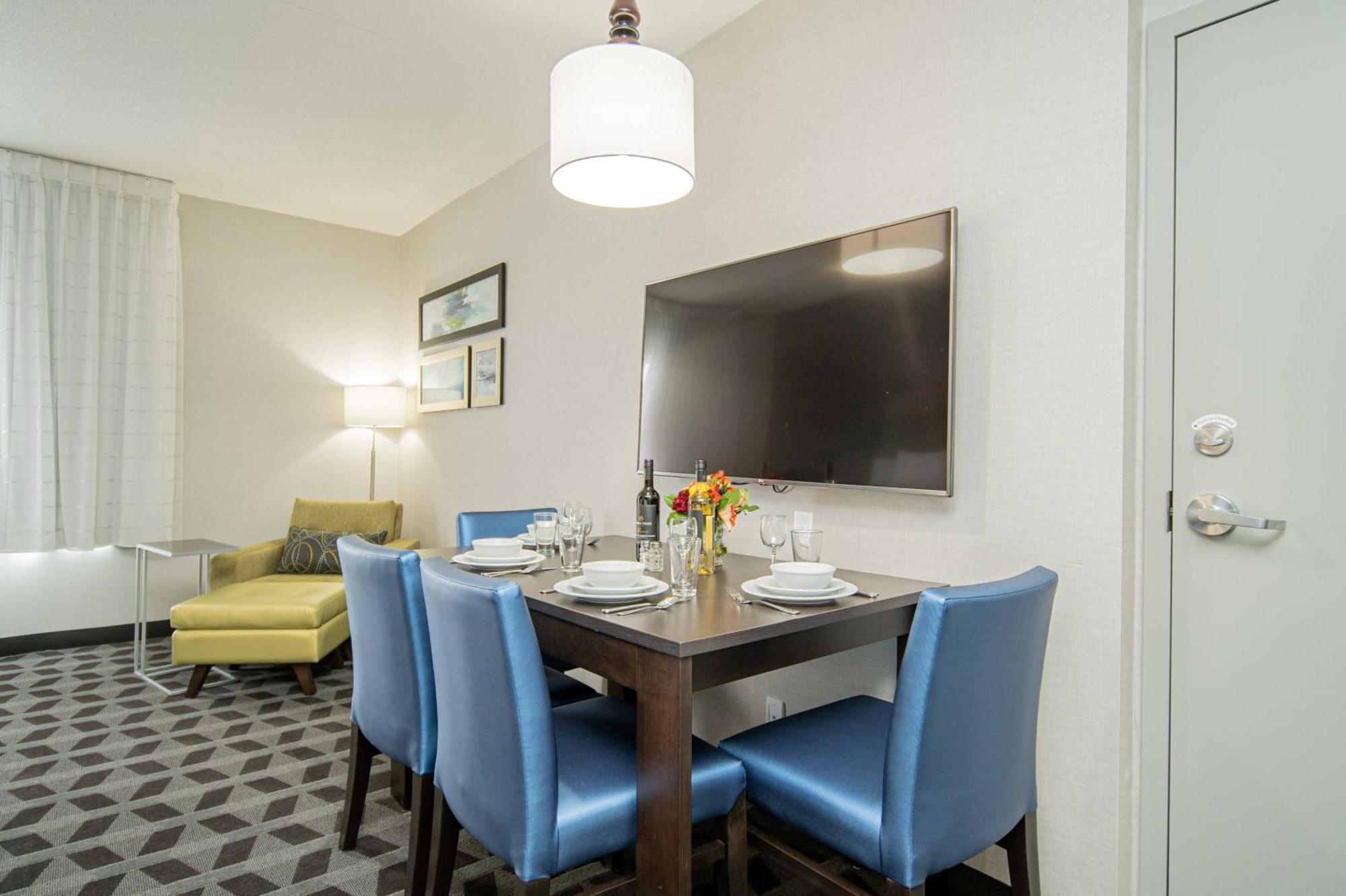 Towneplace Suites By Marriott Brantford And Conference Centre Extérieur photo